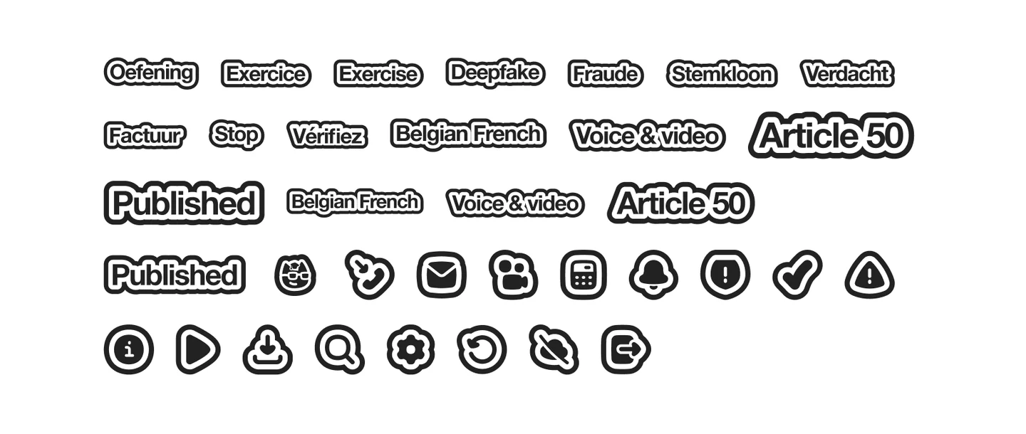 Mots autocollants en néerlandais, français et anglais — Oefening, Exercice, Exercise, Deepfake, Fraude, Stemkloon, Verdacht, Factuur, Stop, Vérifiez — et une rangée d’icônes autocollantes